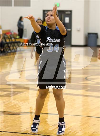 Thumbnail 1 in Jordan vs Paetow photogallery.