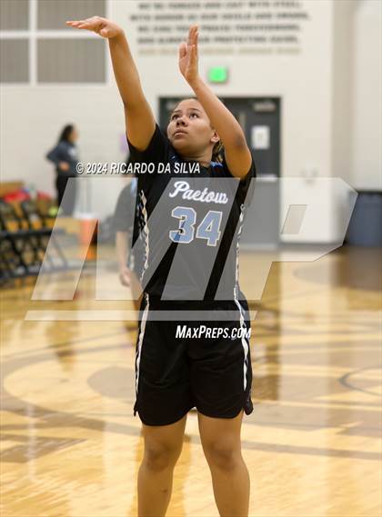 Thumbnail 3 in Jordan vs Paetow photogallery.