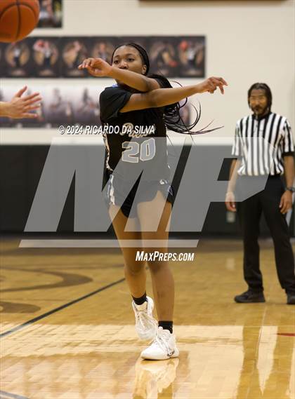 Thumbnail 1 in Jordan vs Paetow photogallery.