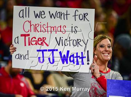 Thumbnail 2 in Katy vs Manvel (UIL 6A Quarterfinal) photogallery.