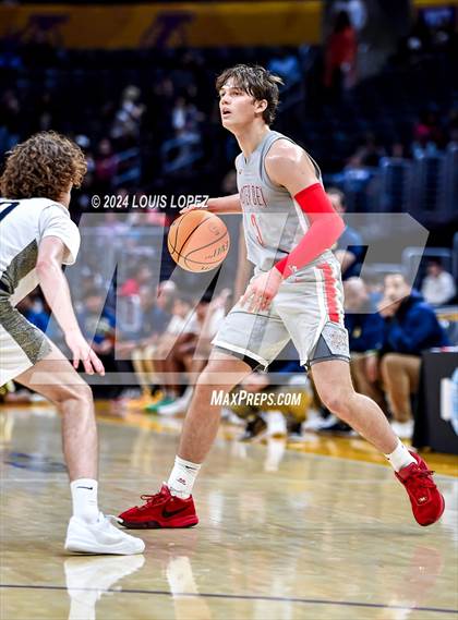 Thumbnail 1 in St. John Bosco vs. Mater Dei (Coastal Catholic Classic) photogallery.