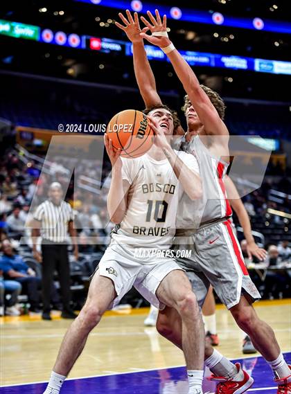 Thumbnail 3 in St. John Bosco vs. Mater Dei (Coastal Catholic Classic) photogallery.