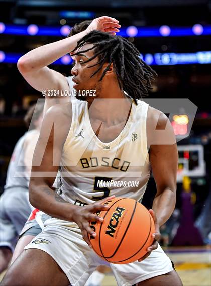 Thumbnail 2 in St. John Bosco vs. Mater Dei (Coastal Catholic Classic) photogallery.