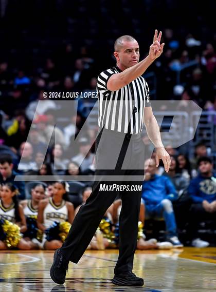 Thumbnail 3 in St. John Bosco vs. Mater Dei (Coastal Catholic Classic) photogallery.