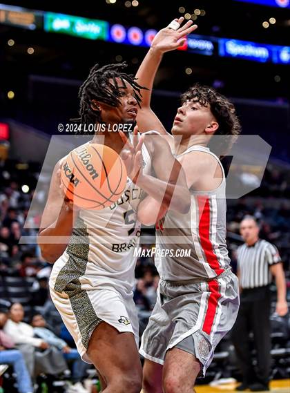 Thumbnail 2 in St. John Bosco vs. Mater Dei (Coastal Catholic Classic) photogallery.
