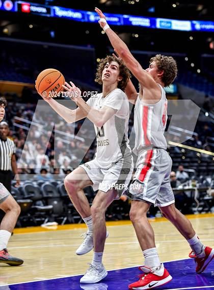 Thumbnail 3 in St. John Bosco vs. Mater Dei (Coastal Catholic Classic) photogallery.