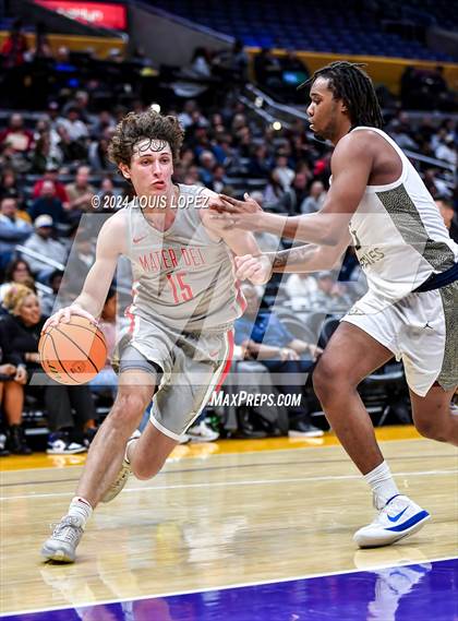 Thumbnail 1 in St. John Bosco vs. Mater Dei (Coastal Catholic Classic) photogallery.