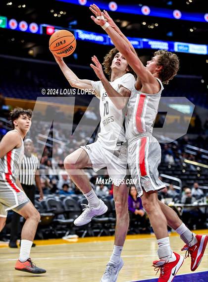 Thumbnail 1 in St. John Bosco vs. Mater Dei (Coastal Catholic Classic) photogallery.