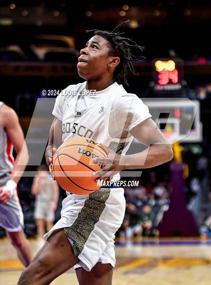 Thumbnail 1 in St. John Bosco vs. Mater Dei (Coastal Catholic Classic) photogallery.