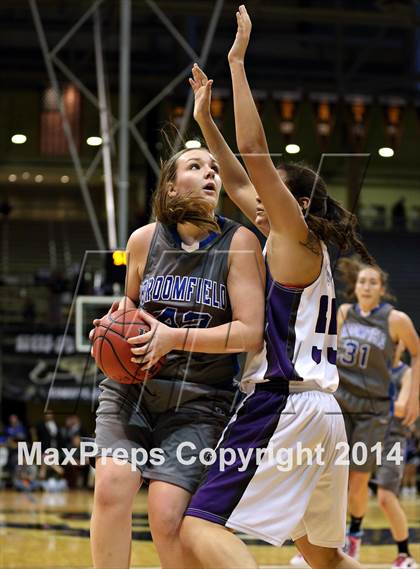 Thumbnail 2 in Mesa Ridge vs. Broomfield (CHSAA 4A Final) photogallery.