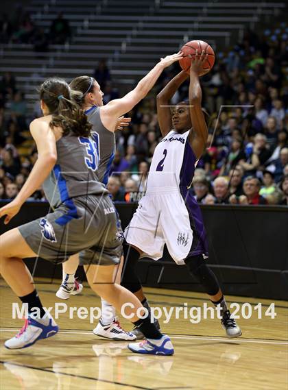 Thumbnail 2 in Mesa Ridge vs. Broomfield (CHSAA 4A Final) photogallery.