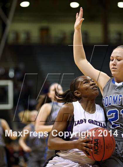 Thumbnail 2 in Mesa Ridge vs. Broomfield (CHSAA 4A Final) photogallery.