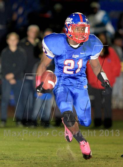Thumbnail 2 in Chaminade @ Serra photogallery.