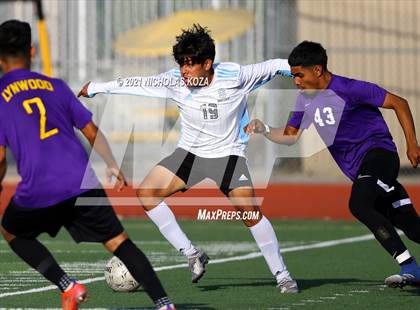 Thumbnail 3 in Salesian vs. Lynwood (CIF SS D3 Playoffs) photogallery.