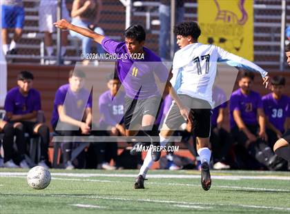 Thumbnail 2 in Salesian vs. Lynwood (CIF SS D3 Playoffs) photogallery.