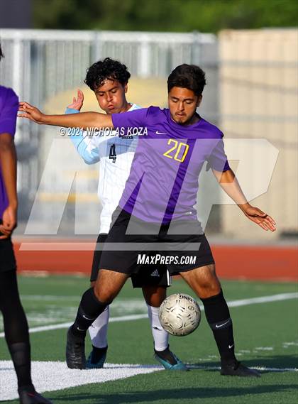 Thumbnail 1 in Salesian vs. Lynwood (CIF SS D3 Playoffs) photogallery.