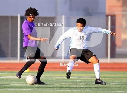 Thumbnail 2 in Salesian vs. Lynwood (CIF SS D3 Playoffs) photogallery.
