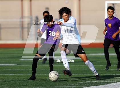 Thumbnail 1 in Salesian vs. Lynwood (CIF SS D3 Playoffs) photogallery.