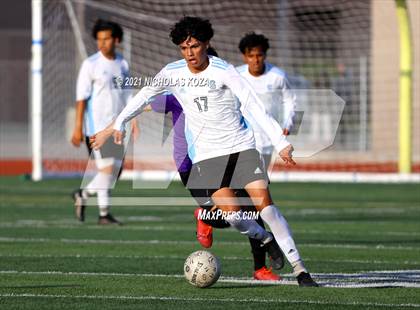 Thumbnail 1 in Salesian vs. Lynwood (CIF SS D3 Playoffs) photogallery.