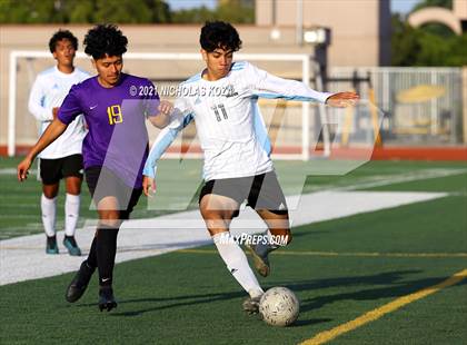 Thumbnail 1 in Salesian vs. Lynwood (CIF SS D3 Playoffs) photogallery.
