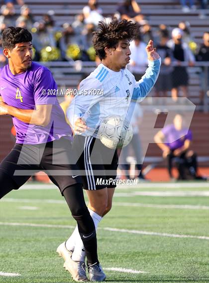 Thumbnail 1 in Salesian vs. Lynwood (CIF SS D3 Playoffs) photogallery.