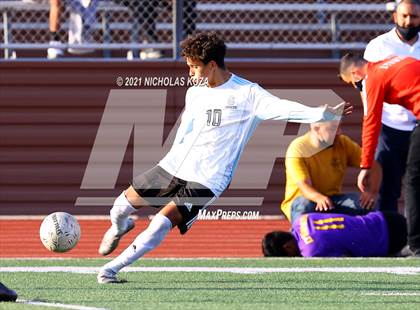Thumbnail 1 in Salesian vs. Lynwood (CIF SS D3 Playoffs) photogallery.