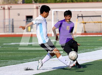 Thumbnail 2 in Salesian vs. Lynwood (CIF SS D3 Playoffs) photogallery.