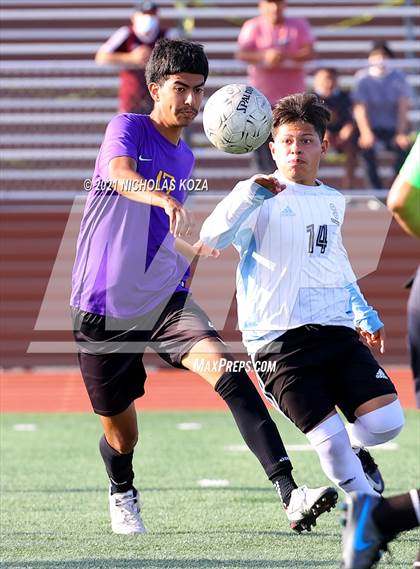 Thumbnail 1 in Salesian vs. Lynwood (CIF SS D3 Playoffs) photogallery.