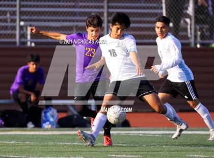 Thumbnail 1 in Salesian vs. Lynwood (CIF SS D3 Playoffs) photogallery.