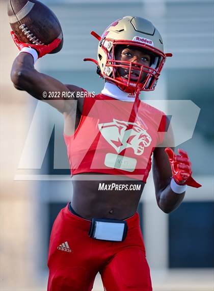 Thumbnail 2 in College Park vs Caney Creek photogallery.