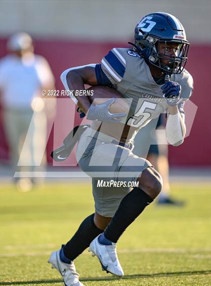 Thumbnail 1 in College Park vs Caney Creek photogallery.