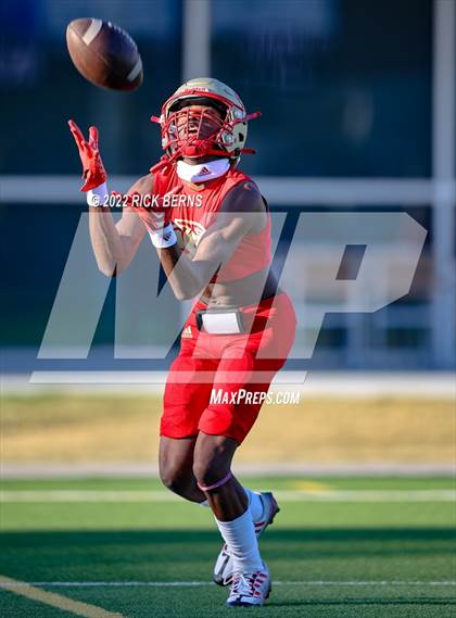Thumbnail 3 in College Park vs Caney Creek photogallery.