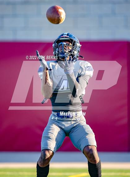 Thumbnail 3 in College Park vs Caney Creek photogallery.