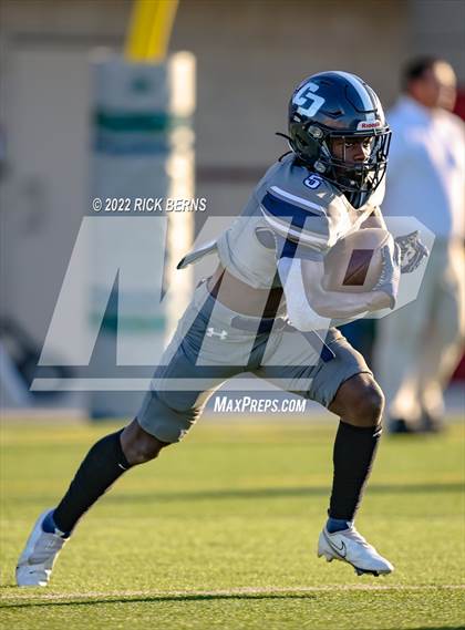 Thumbnail 3 in College Park vs Caney Creek photogallery.