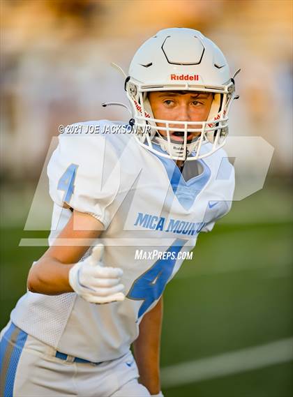 Thumbnail 2 in Mica Mountain vs Salpointe photogallery.