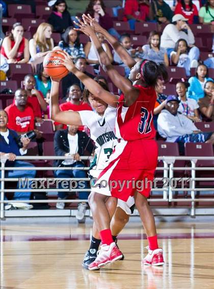 Thumbnail 1 in Manvel vs. Huntsville (4A Region III Semifinal) photogallery.