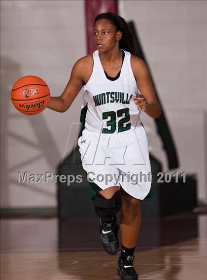 Thumbnail 3 in Manvel vs. Huntsville (4A Region III Semifinal) photogallery.