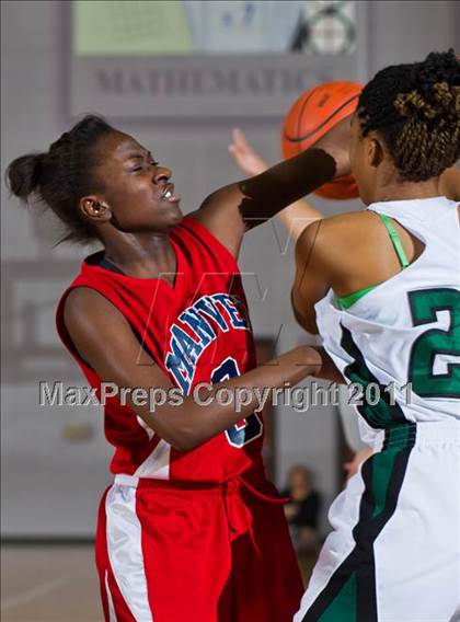 Thumbnail 3 in Manvel vs. Huntsville (4A Region III Semifinal) photogallery.