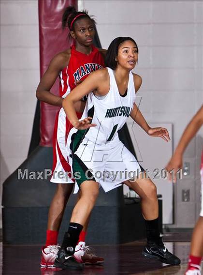 Thumbnail 2 in Manvel vs. Huntsville (4A Region III Semifinal) photogallery.