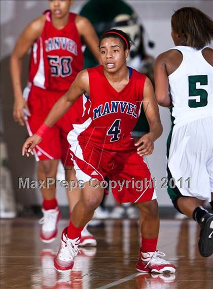 Thumbnail 3 in Manvel vs. Huntsville (4A Region III Semifinal) photogallery.