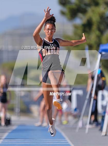 Thumbnail 2 in South Coast League Finals photogallery.
