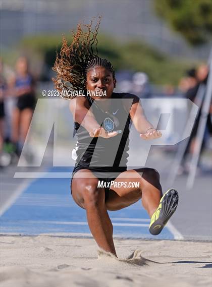 Thumbnail 3 in South Coast League Finals photogallery.