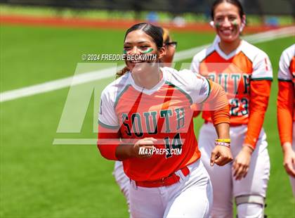 Thumbnail 1 in Aledo vs. Harlingen South (UIL 5A Softball Semifinal) photogallery.