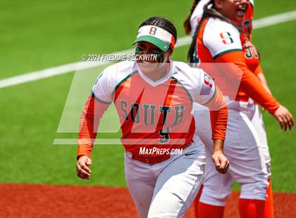 Thumbnail 2 in Aledo vs. Harlingen South (UIL 5A Softball Semifinal) photogallery.