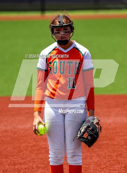 Thumbnail 1 in Aledo vs. Harlingen South (UIL 5A Softball Semifinal) photogallery.