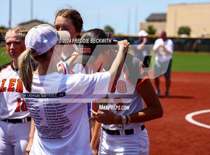 Thumbnail 3 in Aledo vs. Harlingen South (UIL 5A Softball Semifinal) photogallery.
