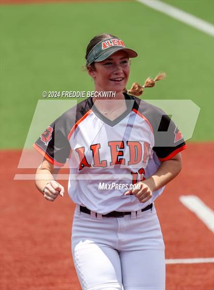 Thumbnail 1 in Aledo vs. Harlingen South (UIL 5A Softball Semifinal) photogallery.