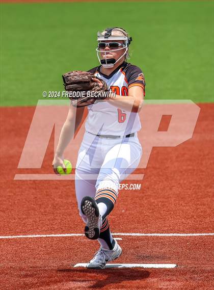 Thumbnail 1 in Aledo vs. Harlingen South (UIL 5A Softball Semifinal) photogallery.