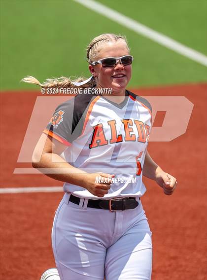 Thumbnail 1 in Aledo vs. Harlingen South (UIL 5A Softball Semifinal) photogallery.