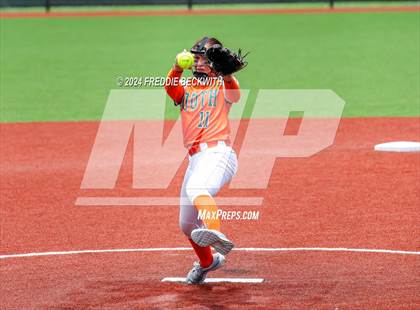 Thumbnail 3 in Aledo vs. Harlingen South (UIL 5A Softball Semifinal) photogallery.